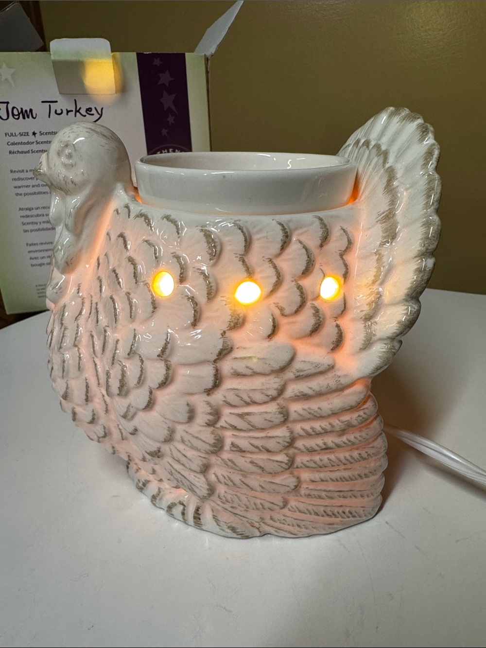 Scentsy White Tom Turkey Holiday Warmer in Box